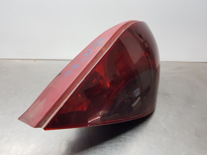 Recambio de piloto trasero derecho para peugeot 207 cc sport referencia OEM IAM 6351CE 9680179080 