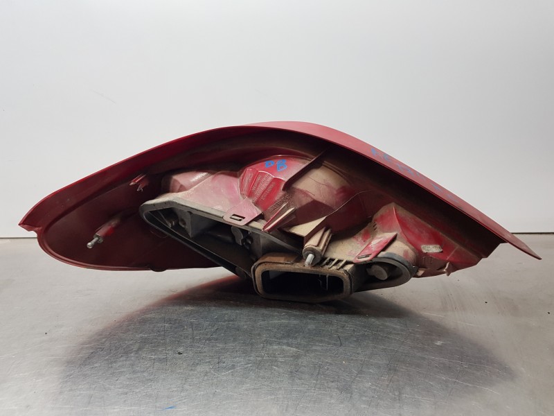 Recambio de piloto trasero derecho para peugeot 207 cc sport referencia OEM IAM 6351CE 9680179080 