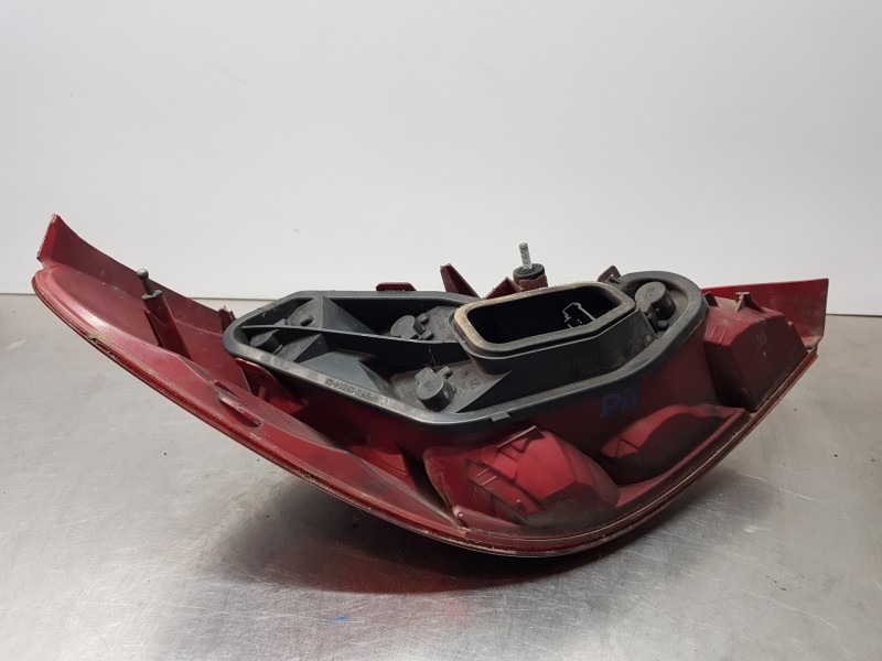 Recambio de piloto trasero derecho para peugeot 207 cc sport referencia OEM IAM 6351CE 9680179080 