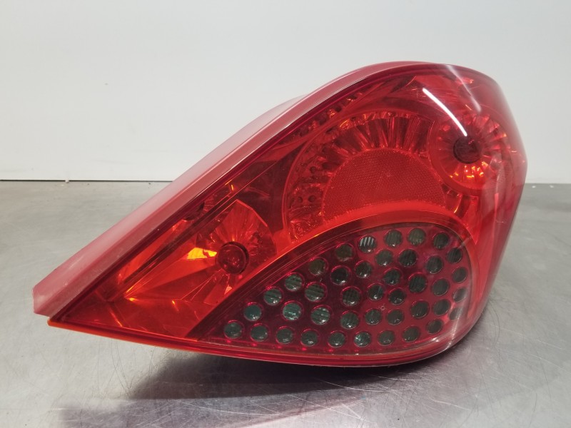 Recambio de piloto trasero derecho para peugeot 207 confort referencia OEM IAM 6351Y7  