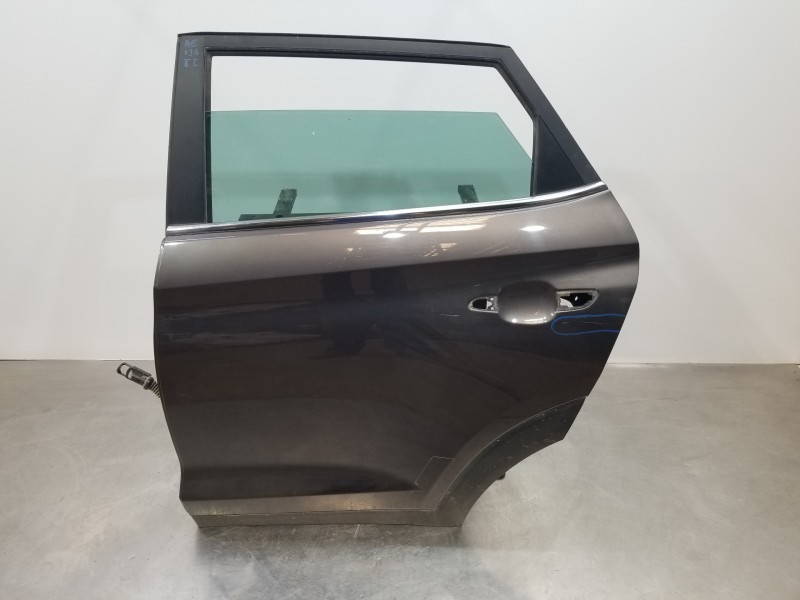 Recambio de puerta trasera izquierda para hyundai tucson klass referencia OEM IAM 77003D7000  