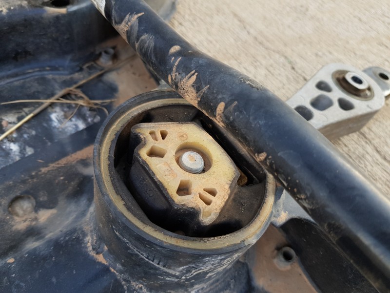 Recambio de puente delantero para volkswagen caddy ocio furgón referencia OEM IAM 1K0199315B  