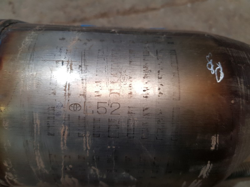 Recambio de catalizador para toyota corolla (e21) hev referencia OEM IAM 174100TJ20 30Y28 L52