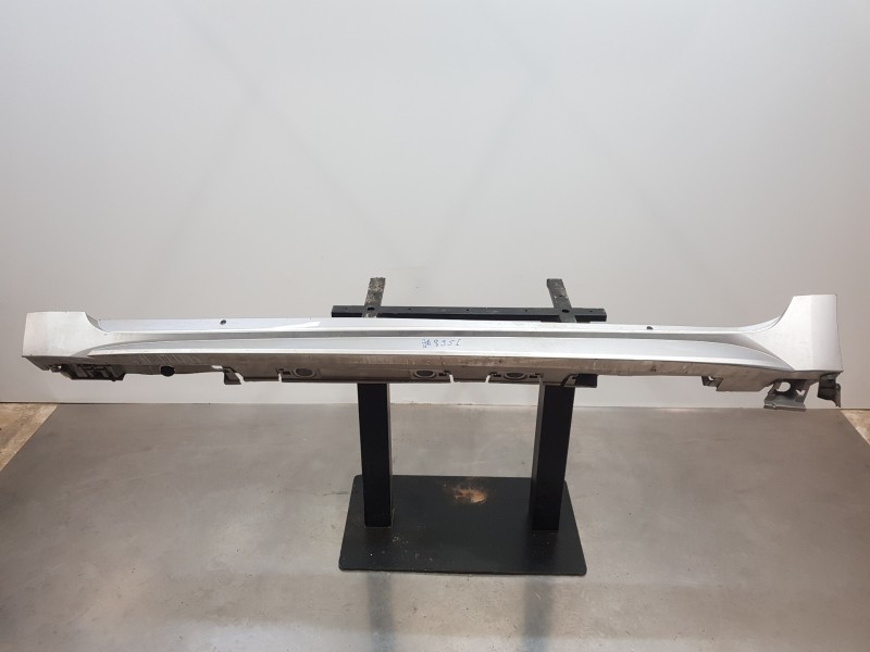 Recambio de faldon lateral para toyota corolla (e21) hev referencia OEM IAM 7586002210  