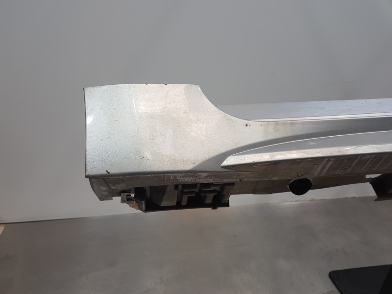 Recambio de faldon lateral para toyota corolla (e21) hev referencia OEM IAM 7586002210  