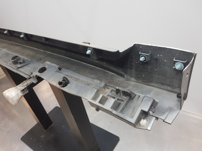 Recambio de faldon lateral para toyota corolla (e21) hev referencia OEM IAM 7586002210  