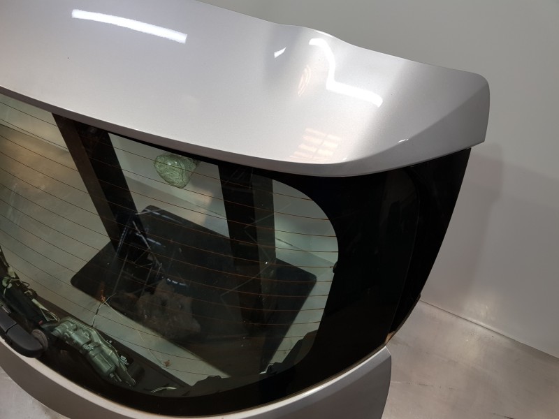 Recambio de porton trasero para toyota corolla (e21) hev referencia OEM IAM 6700502610  