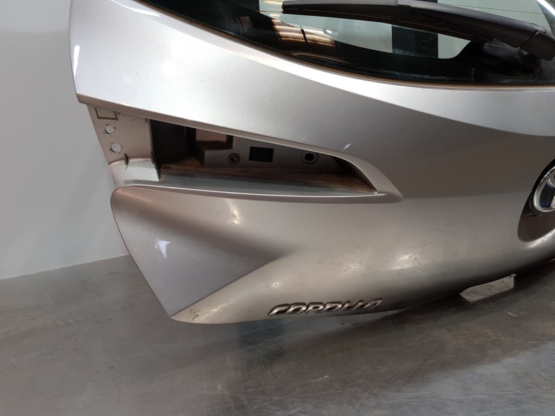 Recambio de porton trasero para toyota corolla (e21) hev referencia OEM IAM 6700502610  