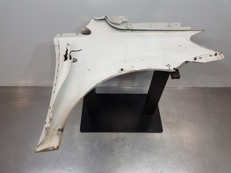 Recambio de aleta delantera izquierda para volkswagen caddy ocio furgón referencia OEM IAM 2K5821021  