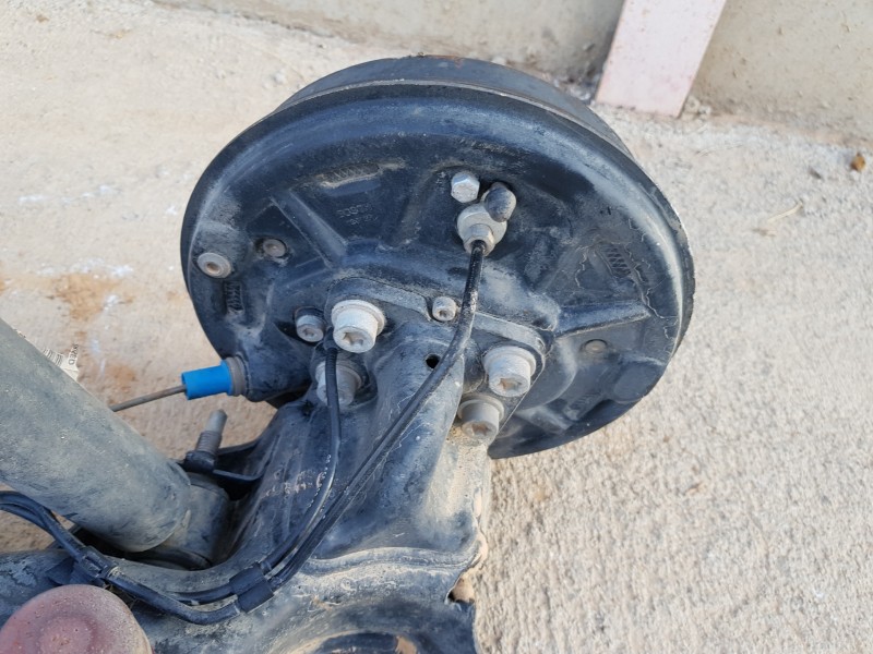 Recambio de puente trasero para peugeot 208 acces referencia OEM IAM 1607197380  