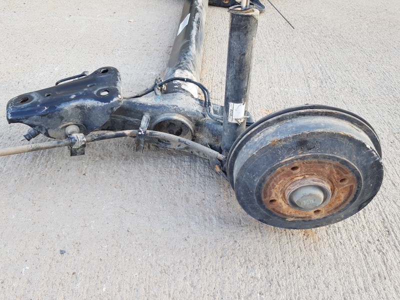 Recambio de puente trasero para peugeot 208 acces referencia OEM IAM 1607197380  