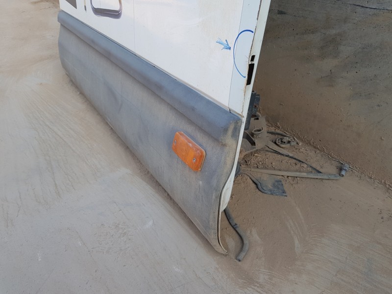 Recambio de puerta lateral corredera derecha para iveco daily caja cerrada (2006 =>) furgón referencia OEM IAM 3803522  