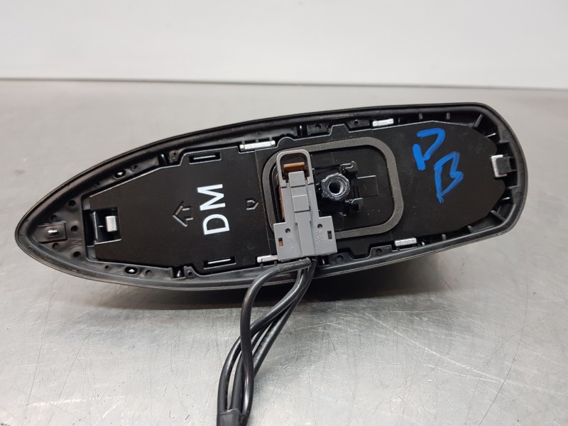 Recambio de antena para toyota corolla (e21) hev referencia OEM IAM 8607733040B2  