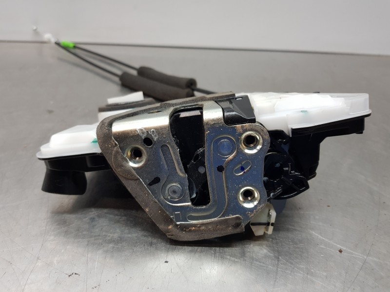 Recambio de cerradura puerta delantera izquierda para toyota corolla (e21) hev referencia OEM IAM 6904002491  