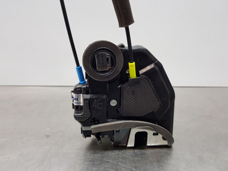 Recambio de cerradura puerta trasera derecha para toyota corolla (e21) hev referencia OEM IAM 6905002580  