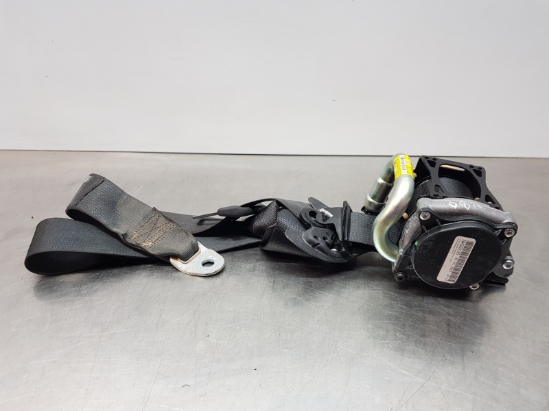 Recambio de cinturon seguridad trasero derecho para toyota corolla (e21) hev referencia OEM IAM 7336002682C2  