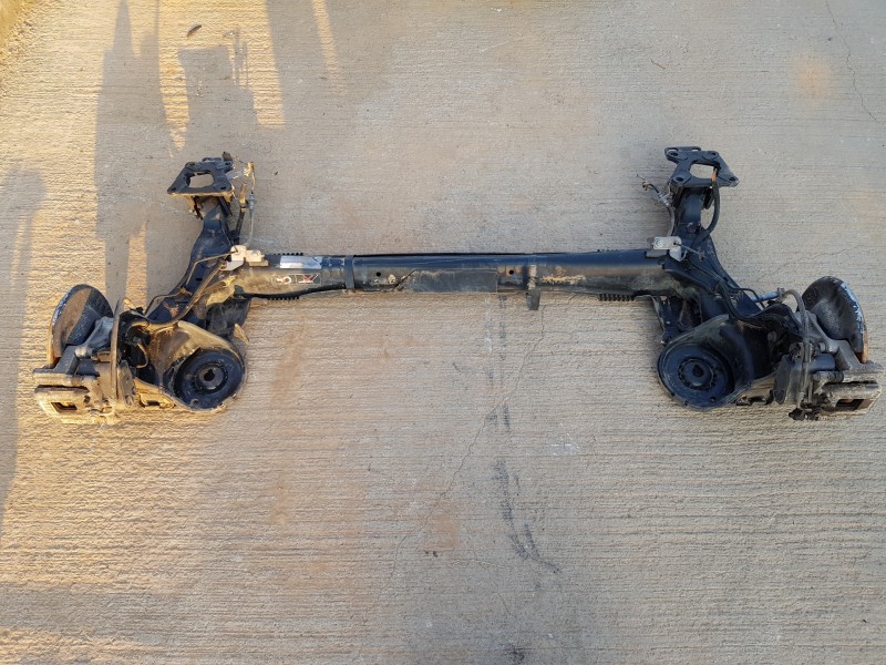 Recambio de puente trasero para peugeot rifter acces referencia OEM IAM 9822650980  