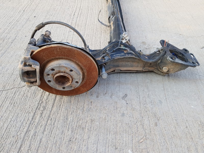 Recambio de puente trasero para peugeot rifter acces referencia OEM IAM 9822650980  