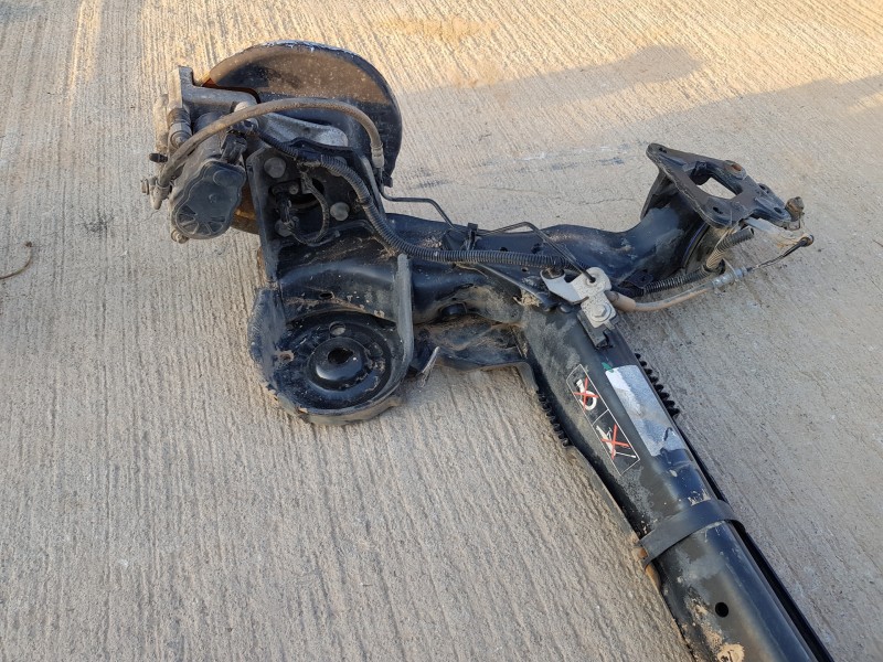 Recambio de puente trasero para peugeot rifter acces referencia OEM IAM 9822650980  