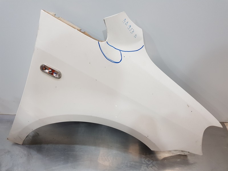 Recambio de aleta delantera derecha para volkswagen caddy ocio furgón referencia OEM IAM 2K5821022  