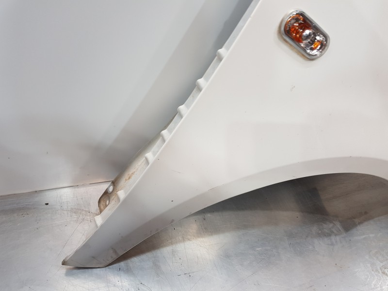 Recambio de aleta delantera derecha para volkswagen caddy ocio furgón referencia OEM IAM 2K5821022  