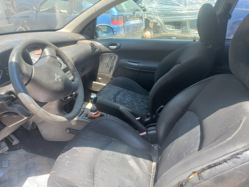 peugeot 206 berlina del año 2002