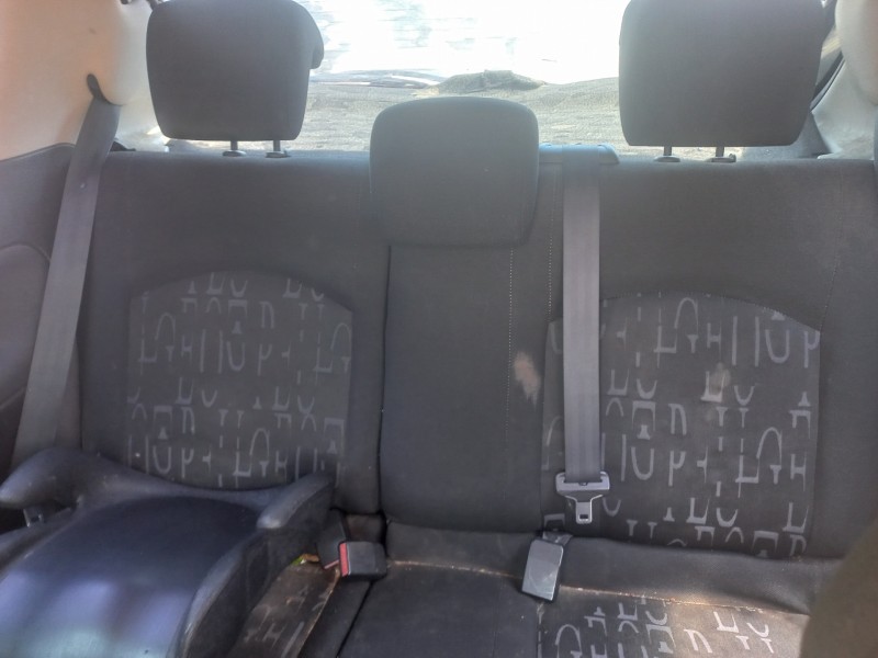 peugeot 206 berlina del año 2002