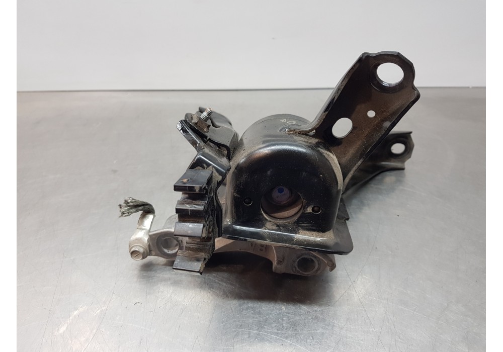 Recambio de soporte motor derecho para toyota corolla (e21) hev referencia OEM IAM 123050T332  