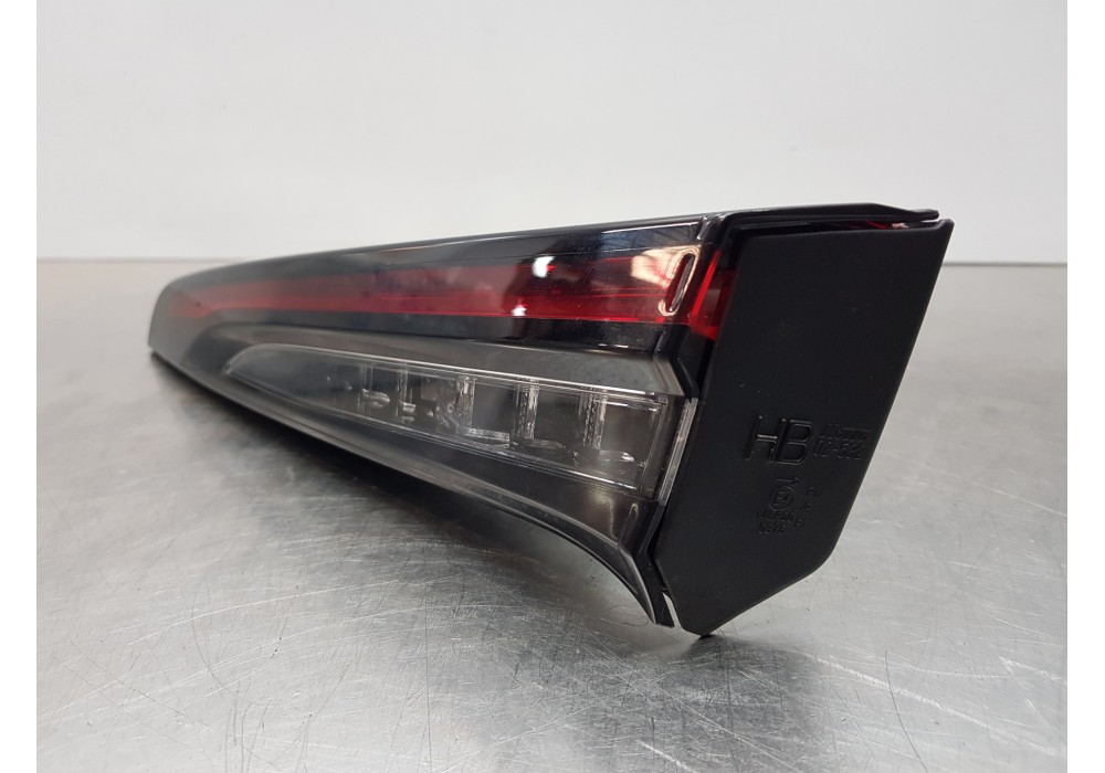 Recambio de piloto trasero derecho interior para toyota corolla (e21) hev referencia OEM IAM 8158102E50  