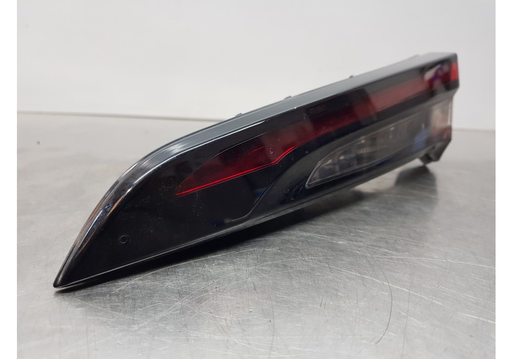 Recambio de piloto trasero derecho interior para toyota corolla (e21) hev referencia OEM IAM 8158102E50  