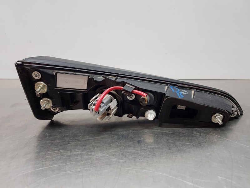 Recambio de piloto trasero derecho interior para toyota corolla (e21) hev referencia OEM IAM 8158102E50  