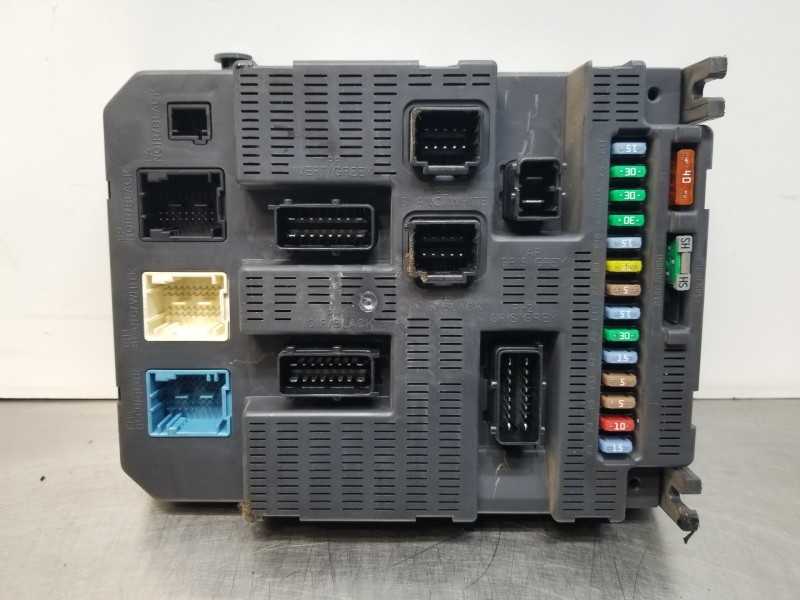 Recambio de caja reles / fusibles para peugeot 207 confort referencia OEM IAM 9663798280 BSIP06 