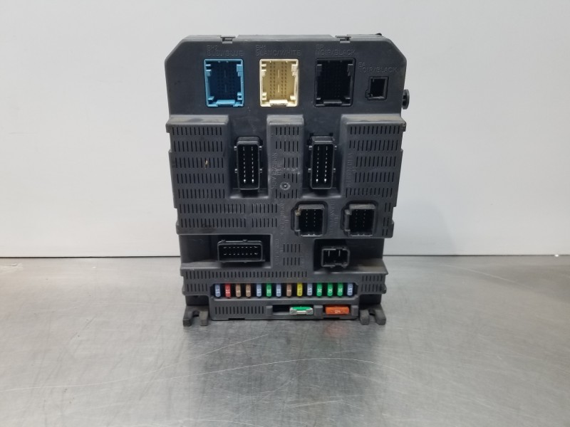 Recambio de caja reles / fusibles para peugeot 207 confort referencia OEM IAM 9663798280 BSIP06 