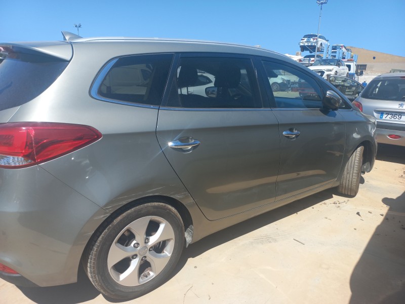 kia carens ( ) del año 2016