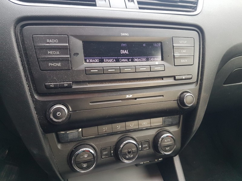 skoda octavia lim. (5e3) del año 2013