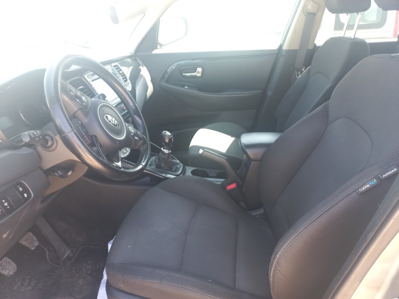 kia carens ( ) del año 2016