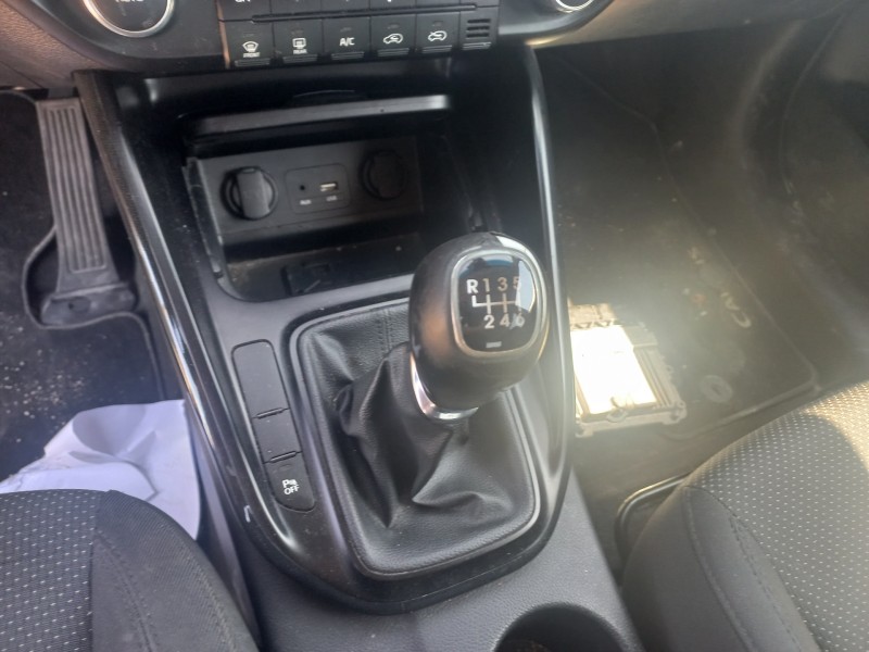 kia carens ( ) del año 2016