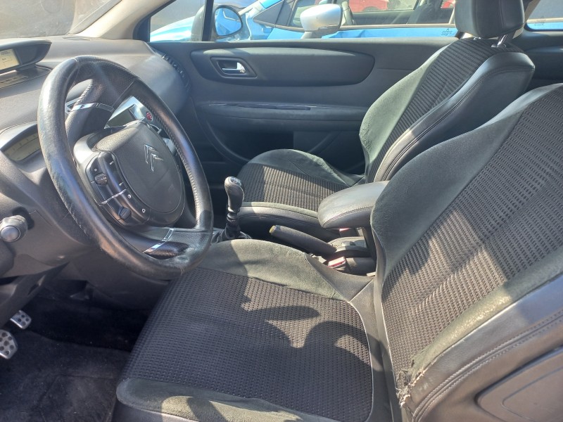 citroen c4 berlina del año 2005