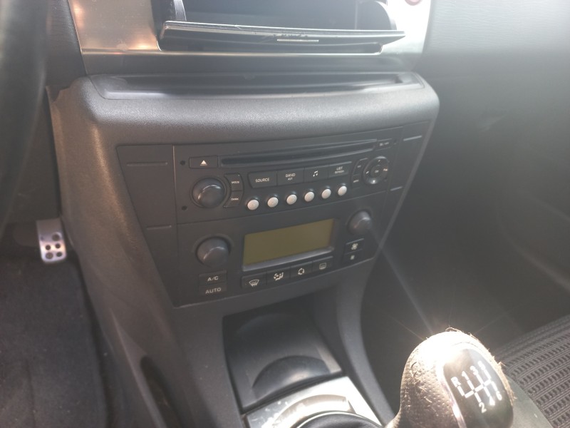 citroen c4 berlina del año 2005