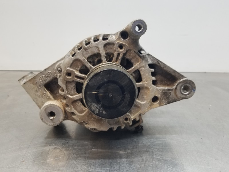 Recambio de alternador para hyundai tucson klass referencia OEM IAM 373002U200  