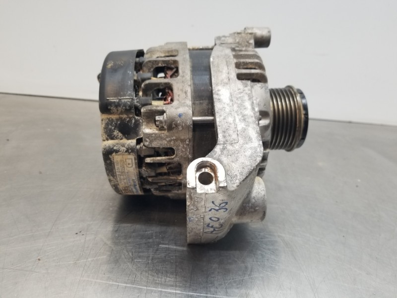 Recambio de alternador para hyundai tucson klass referencia OEM IAM 373002U200  