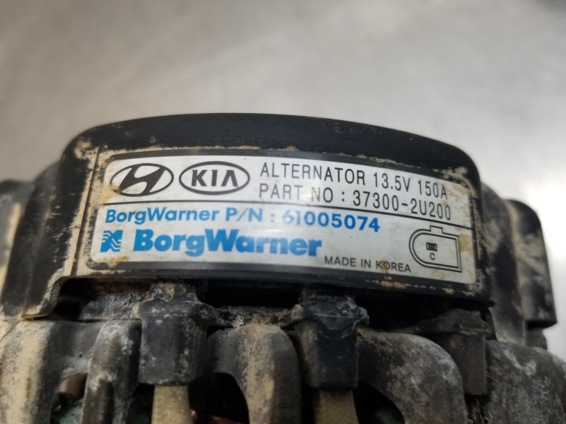 Recambio de alternador para hyundai tucson klass referencia OEM IAM 373002U200  