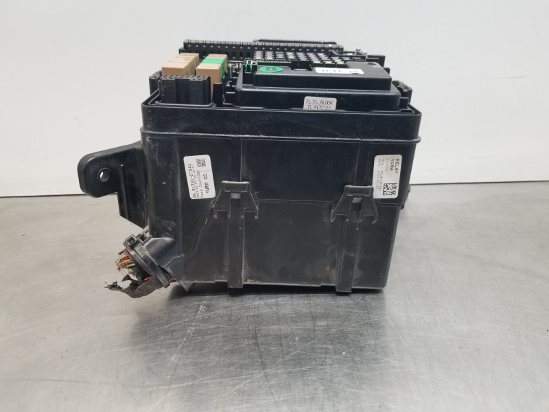 Recambio de caja reles / fusibles para hyundai tucson klass referencia OEM IAM 91231D7841  