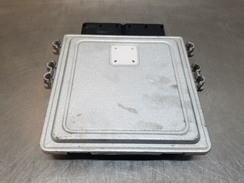 Recambio de centralita motor uce para hyundai tucson klass referencia OEM IAM 391992U000  