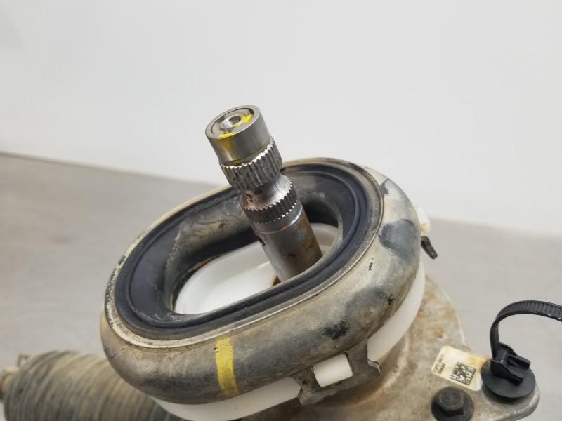 Recambio de cremallera direccion para hyundai tucson klass referencia OEM IAM 57700D7500  