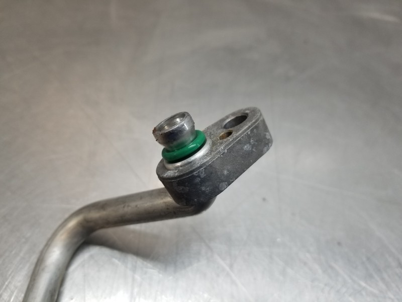 Recambio de tubos aire acondicionado para hyundai tucson klass referencia OEM IAM 97762D7600  