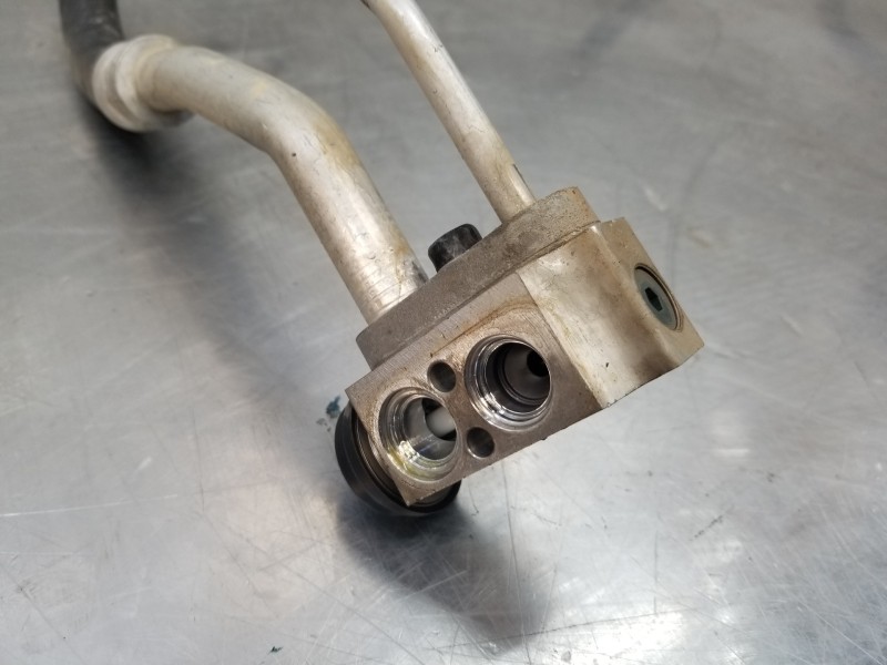 Recambio de tubos aire acondicionado para hyundai tucson klass referencia OEM IAM 97775D7280  