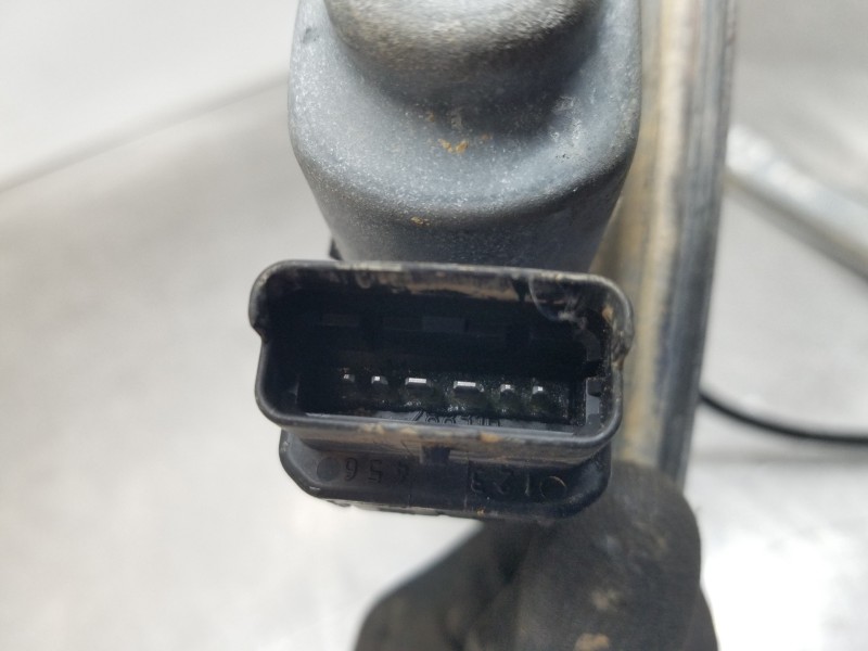 Recambio de elevalunas delantero derecho para renault megane ii coupe/cabrio authentique referencia OEM IAM 8201010931  