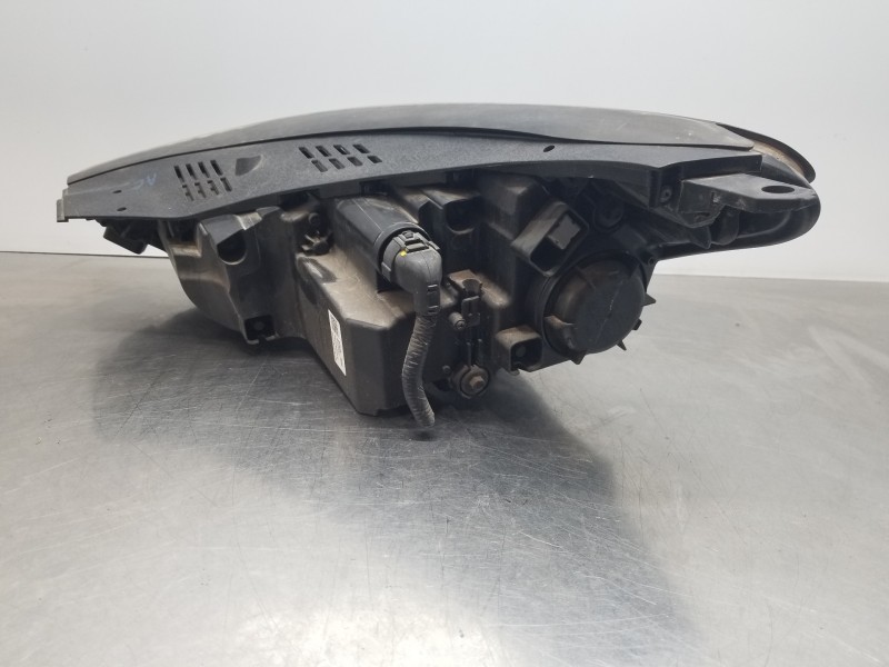 Recambio de faro derecho para hyundai tucson klass referencia OEM IAM 92102D7700  
