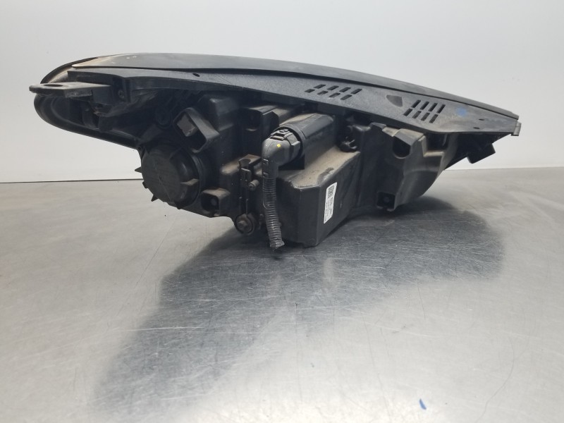 Recambio de faro izquierdo para hyundai tucson klass referencia OEM IAM 92101D7700  